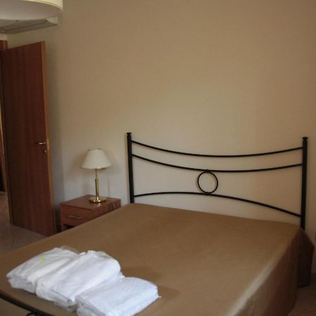 Residence Borgo Mondragon Λατζίζε Εξωτερικό φωτογραφία