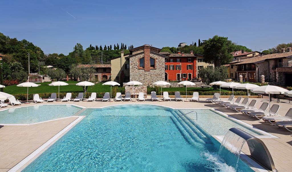 Residence Borgo Mondragon Λατζίζε Εξωτερικό φωτογραφία