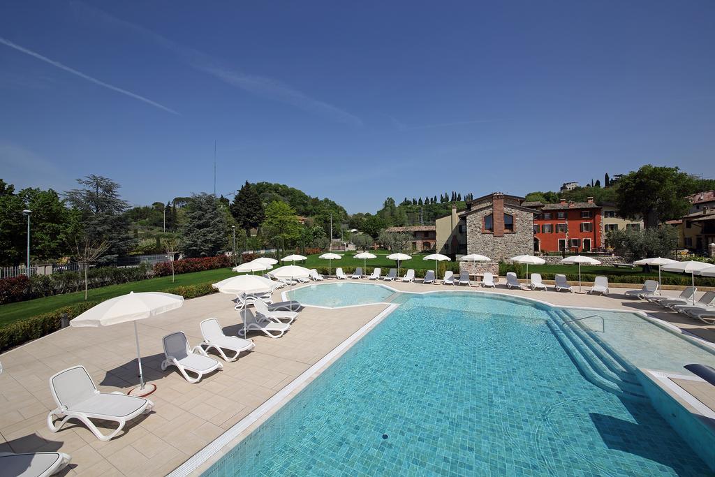 Residence Borgo Mondragon Λατζίζε Εξωτερικό φωτογραφία