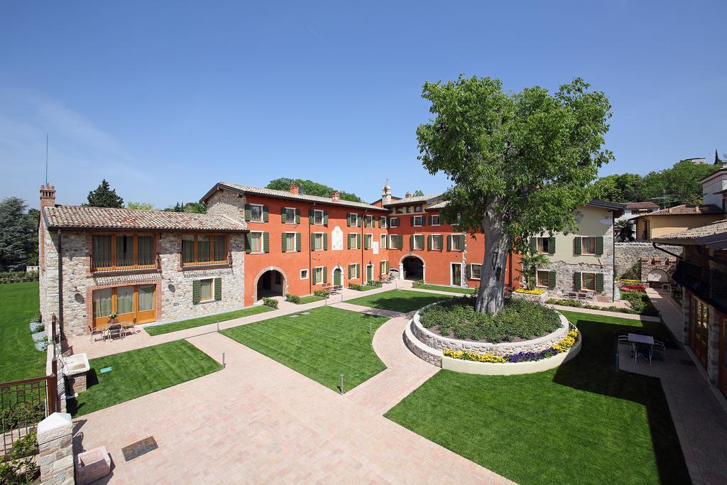 Residence Borgo Mondragon Λατζίζε Εξωτερικό φωτογραφία