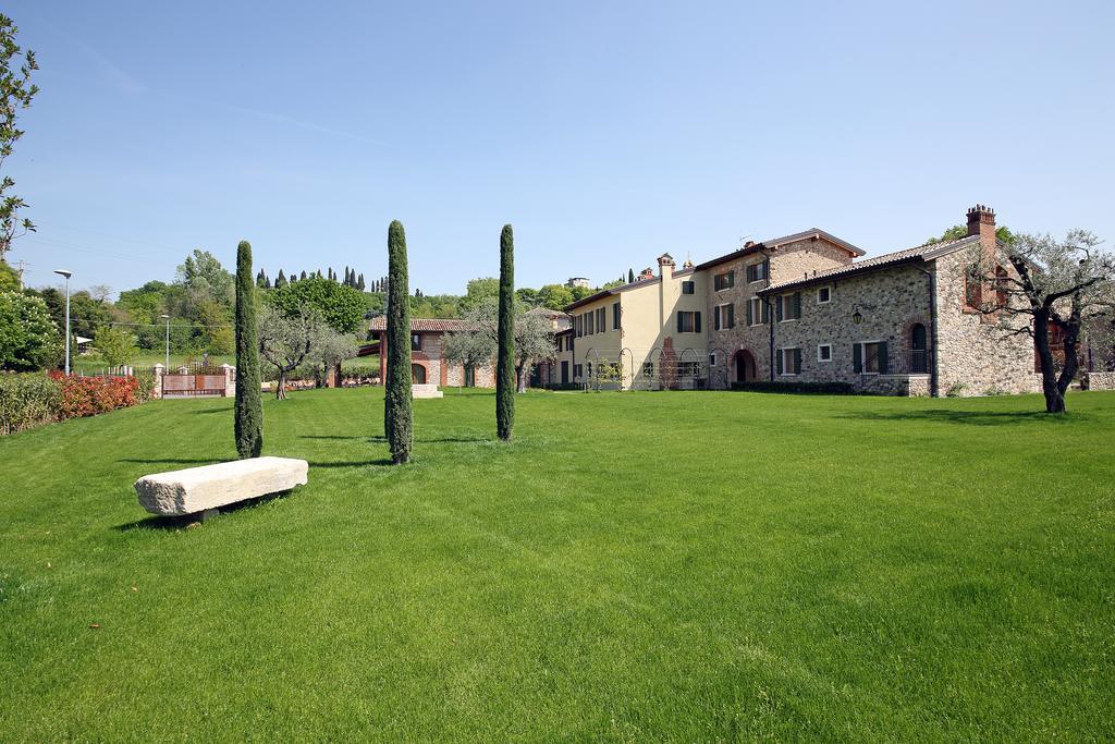 Residence Borgo Mondragon Λατζίζε Εξωτερικό φωτογραφία