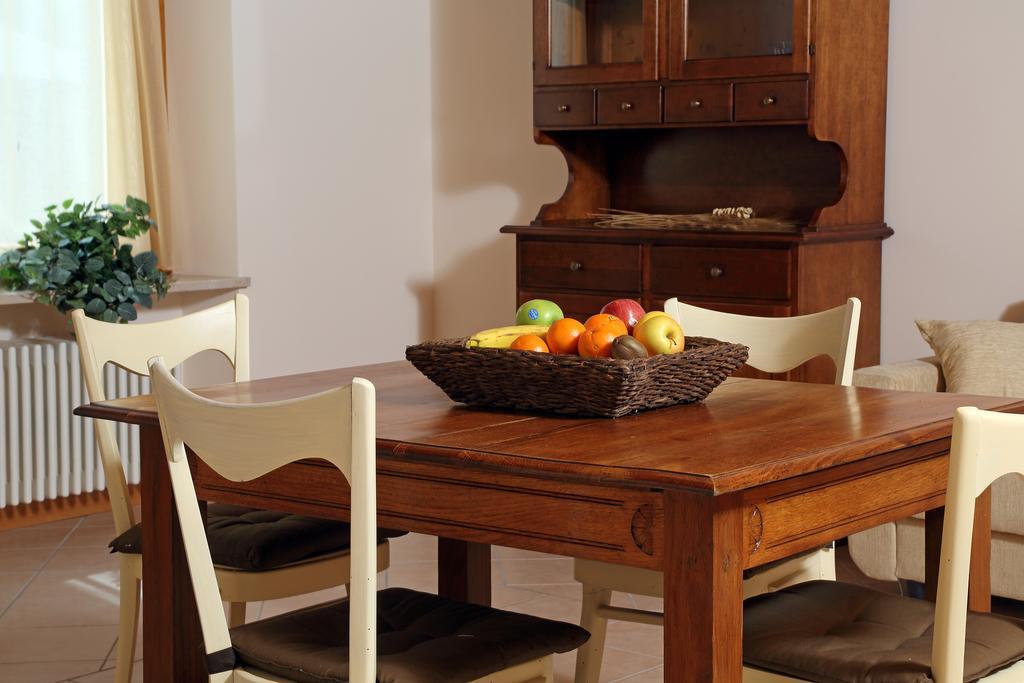 Residence Borgo Mondragon Λατζίζε Δωμάτιο φωτογραφία