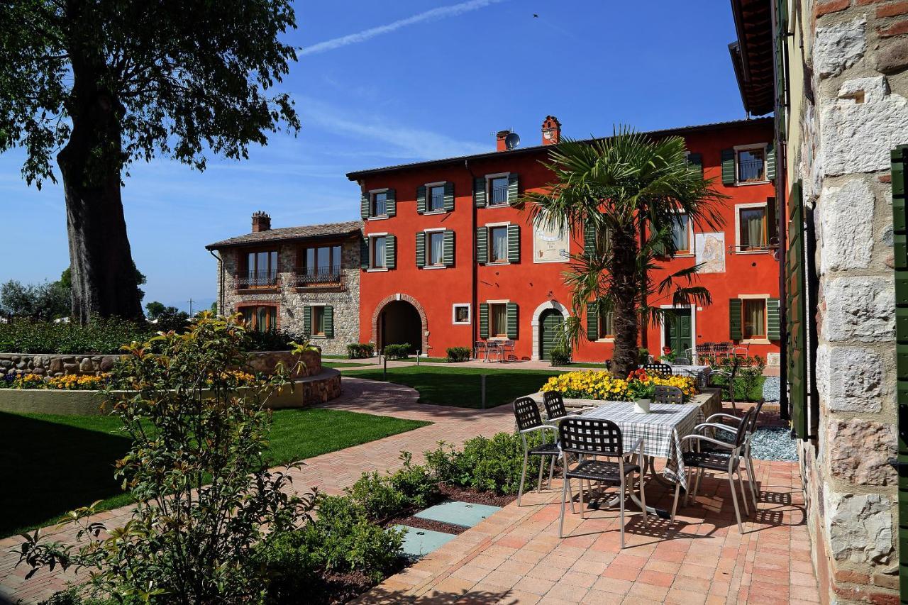 Residence Borgo Mondragon Λατζίζε Εξωτερικό φωτογραφία
