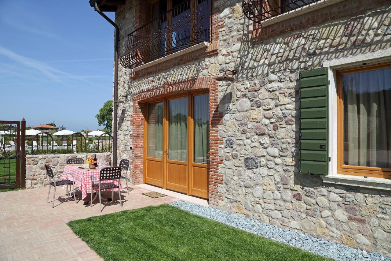Residence Borgo Mondragon Λατζίζε Εξωτερικό φωτογραφία
