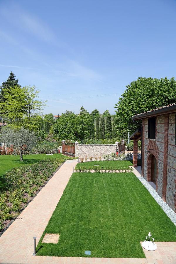 Residence Borgo Mondragon Λατζίζε Εξωτερικό φωτογραφία