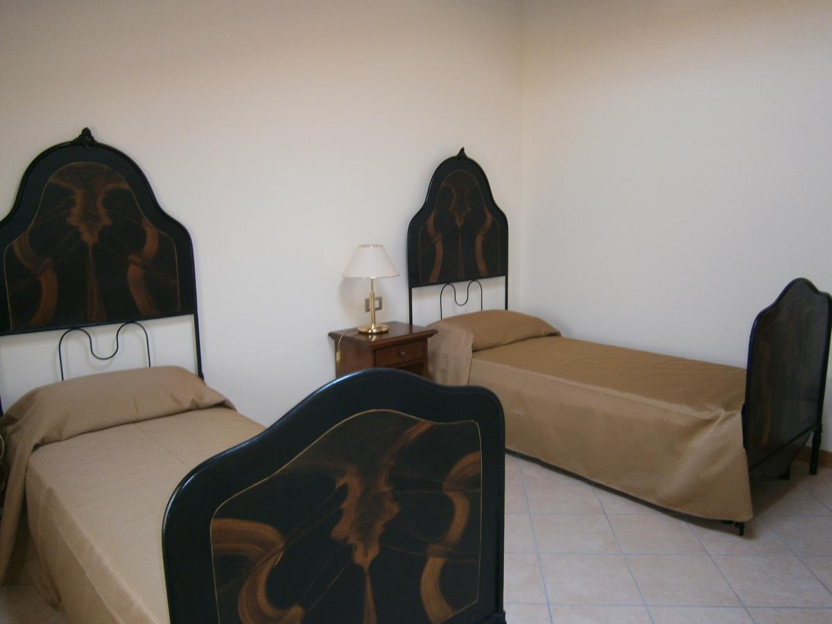 Residence Borgo Mondragon Λατζίζε Εξωτερικό φωτογραφία