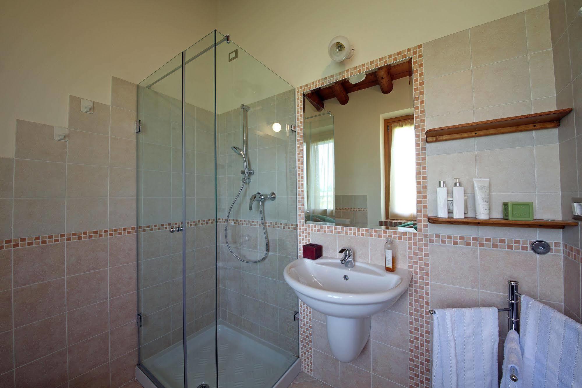 Residence Borgo Mondragon Λατζίζε Εξωτερικό φωτογραφία