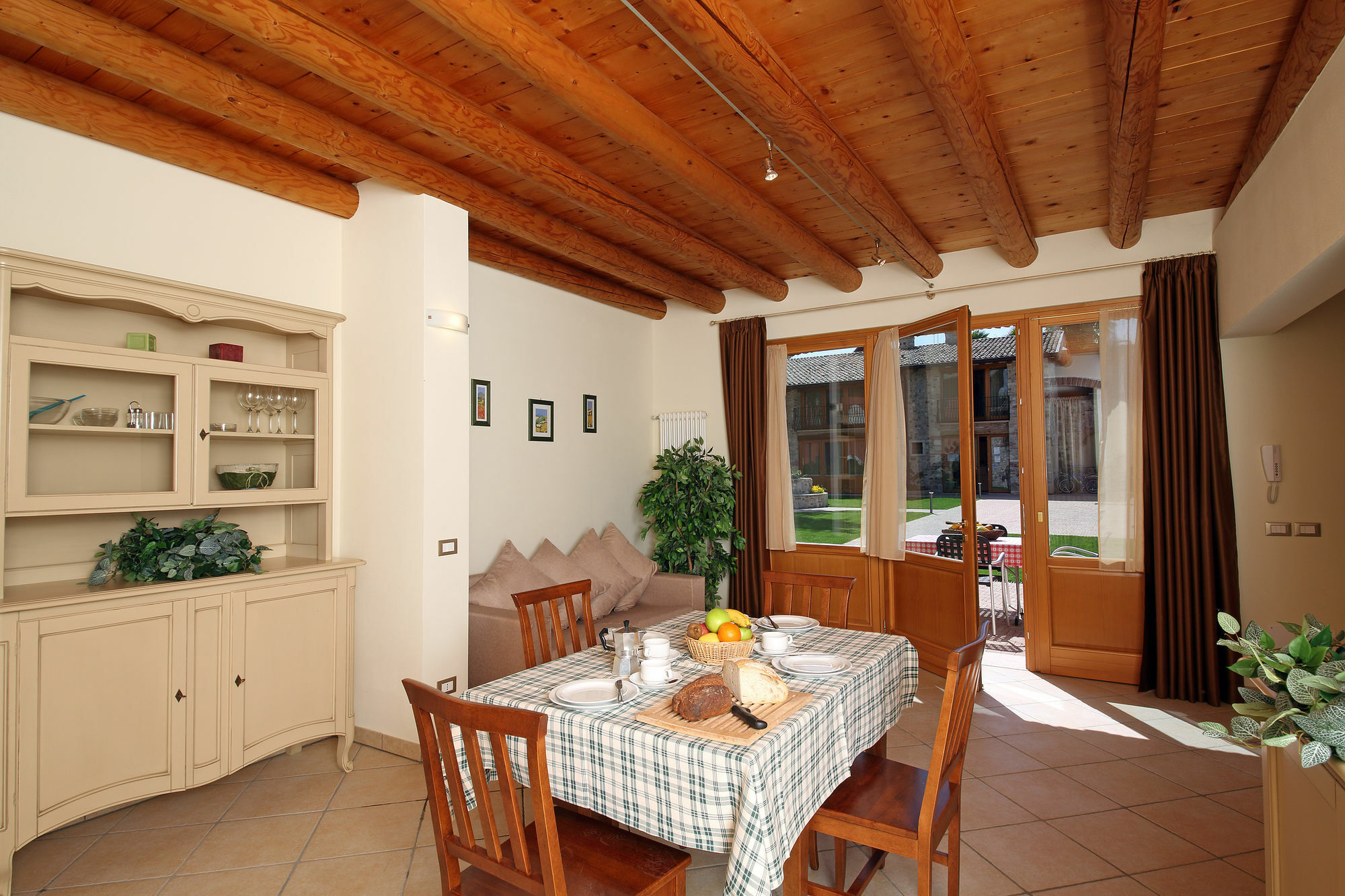 Residence Borgo Mondragon Λατζίζε Εξωτερικό φωτογραφία