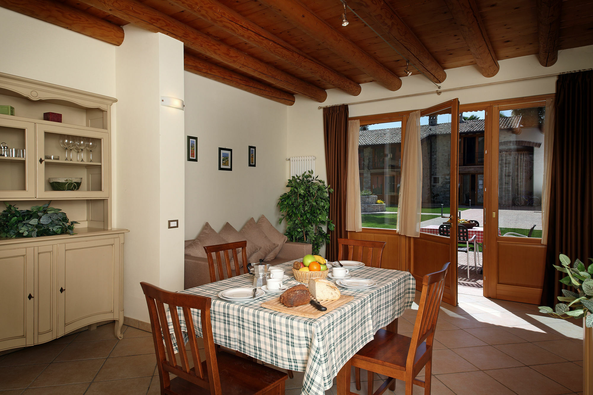 Residence Borgo Mondragon Λατζίζε Εξωτερικό φωτογραφία
