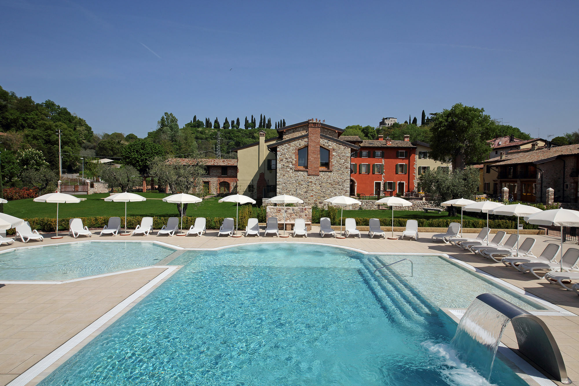 Residence Borgo Mondragon Λατζίζε Εξωτερικό φωτογραφία